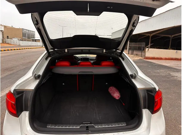 Car image 22