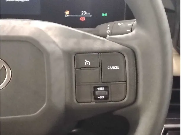 Car image 26