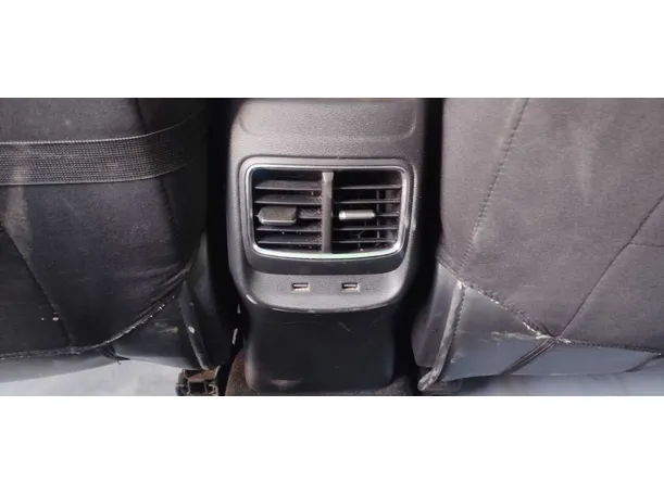 Car image 28