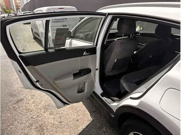 Car image 13
