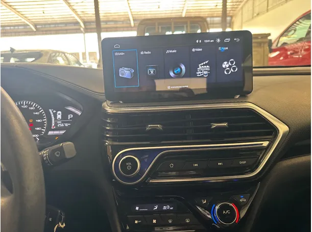 Car image 13