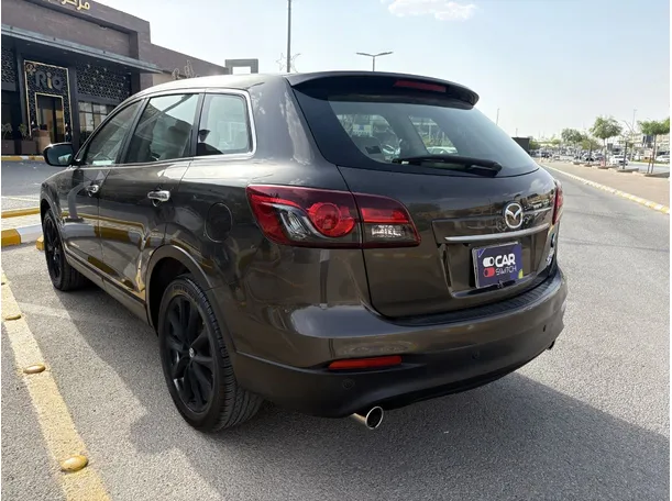 Car image 7