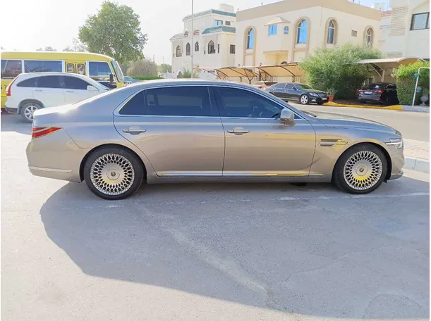 Car image 8