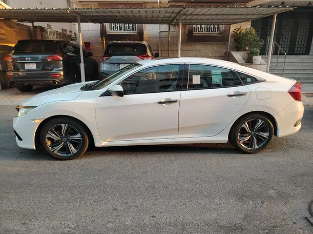 Car image 8