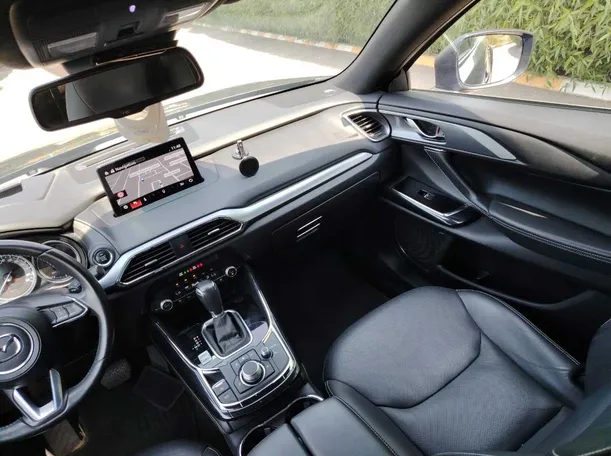 Car image 26