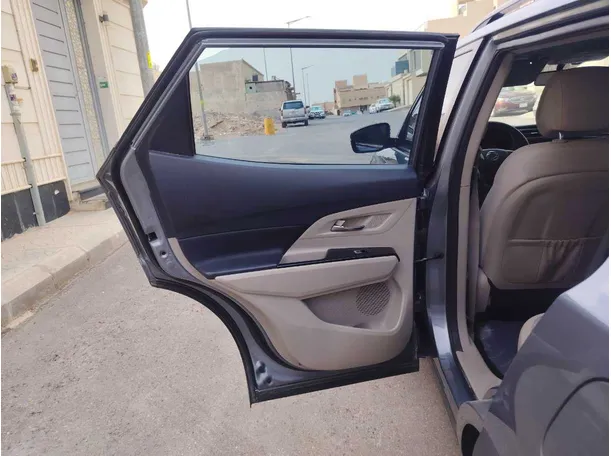 Car image 15