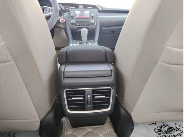 Car image 29