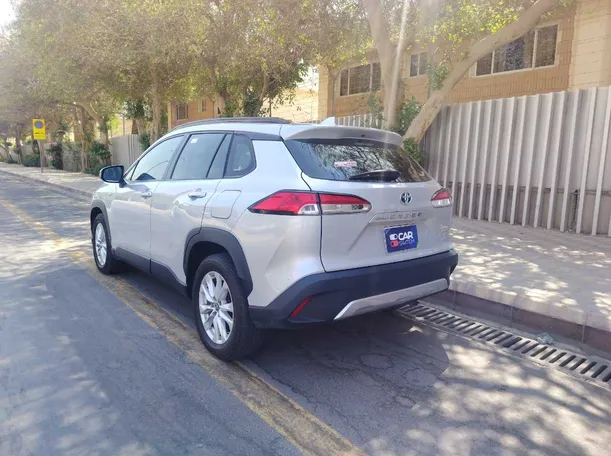 Car image 7