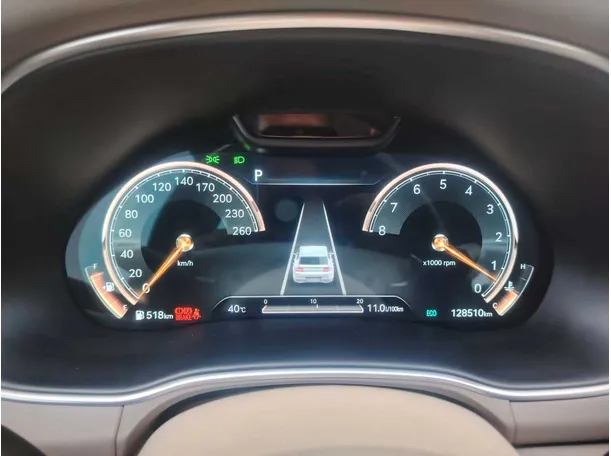 Car image 27