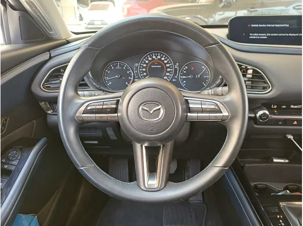 Car image 18