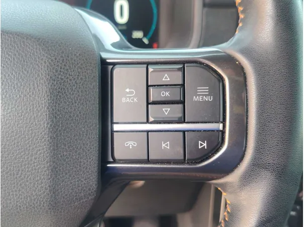 Car image 26