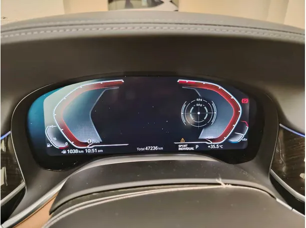Car image 30