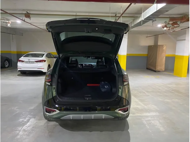 Car image 21