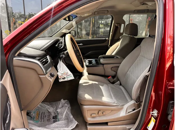 Car image 12