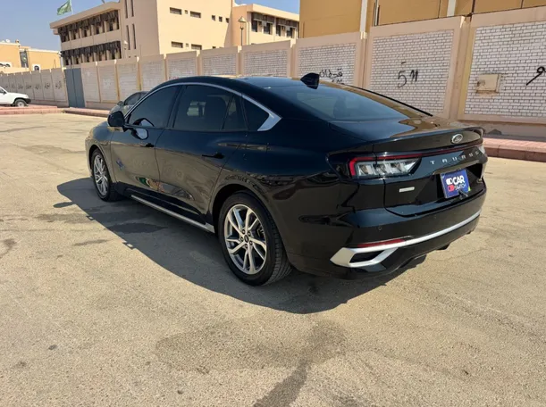 Car image 7