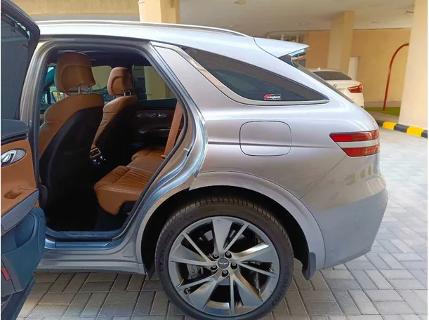 Car image 20