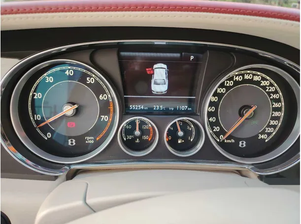 Car image 30