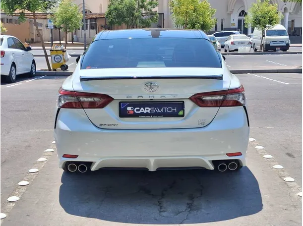 Car image 6