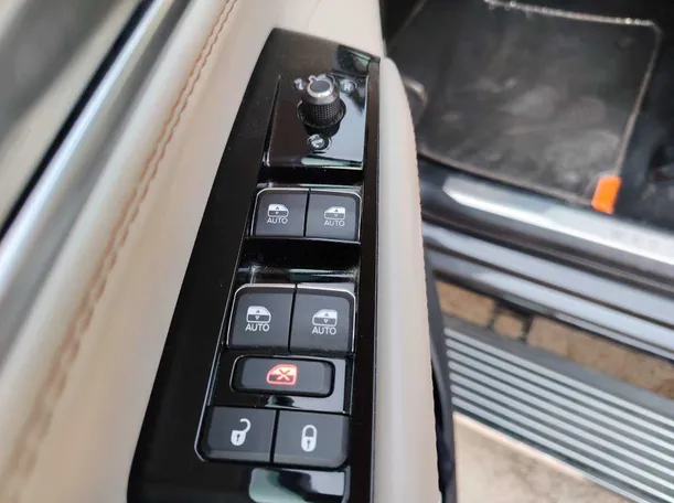 Car image 31