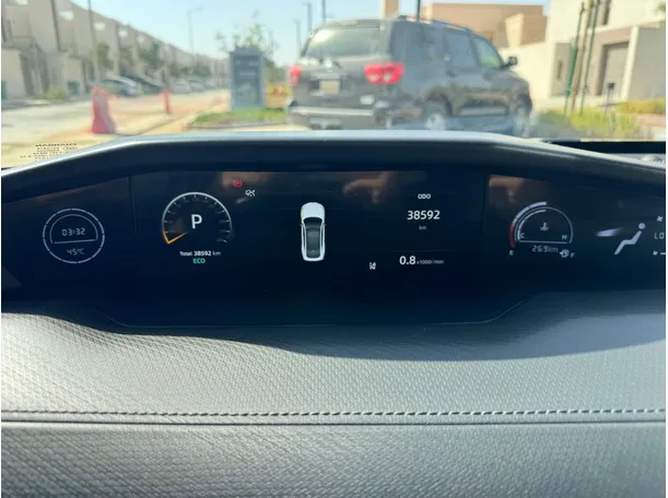 Car image 18