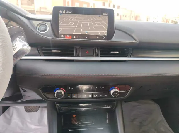 Car image 23