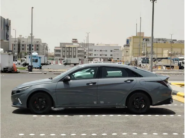 Car image 8