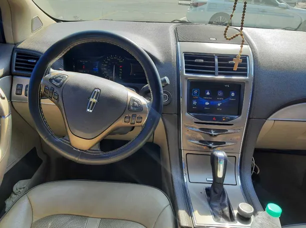 Car image 16