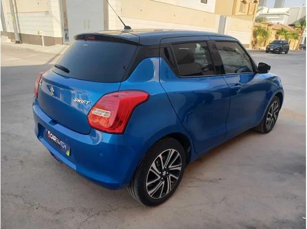 Car image 5