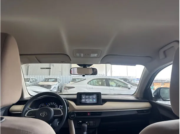 Car image 16