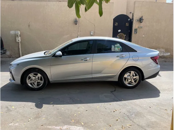 Car image 8