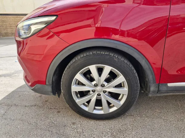 Car image 10