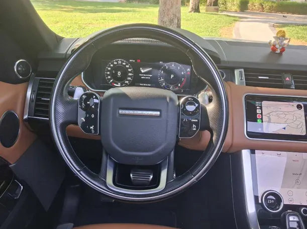 Car image 19