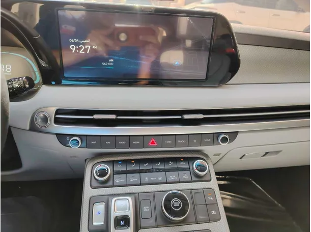 Car image 24