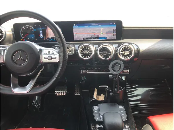 Car image 18