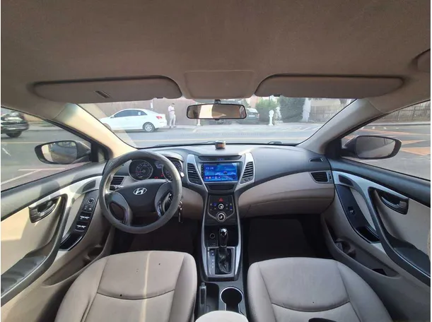 Car image 19