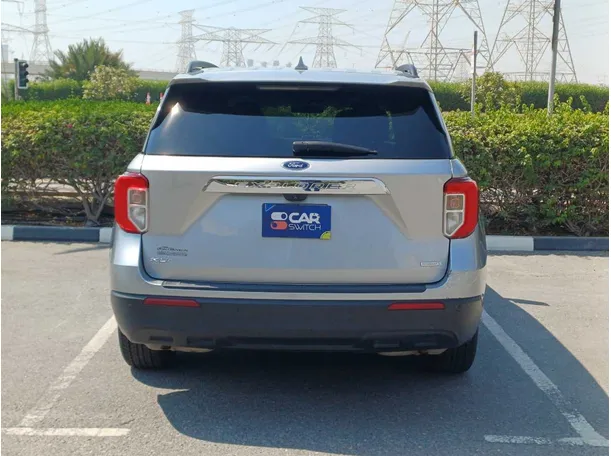 Car image 6