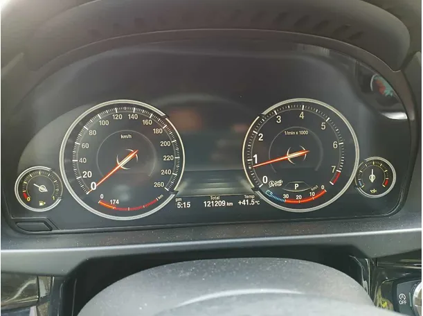 Car image 26