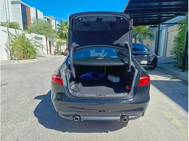 Car image 31