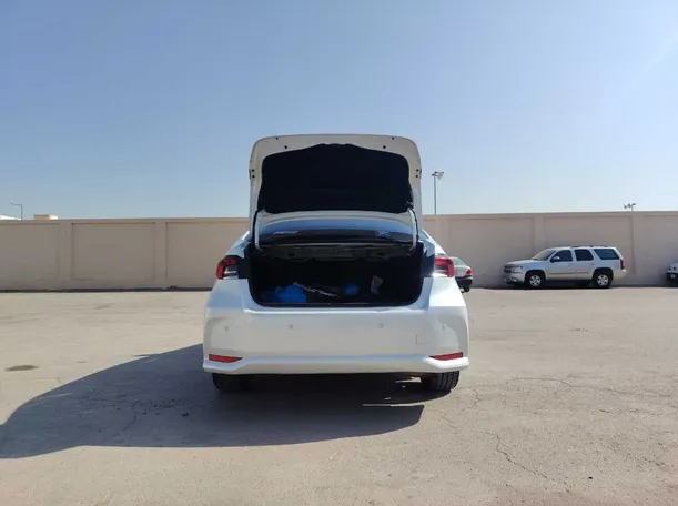 Car image 28