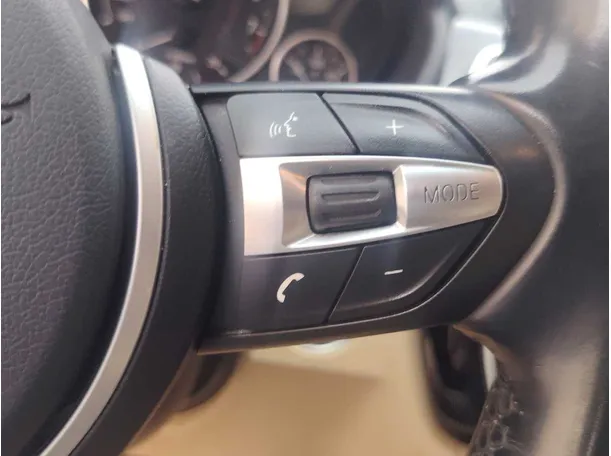 Car image 32
