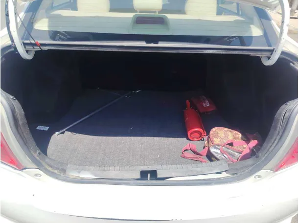 Car image 25