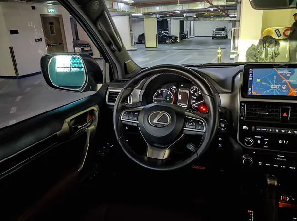 Car image 18