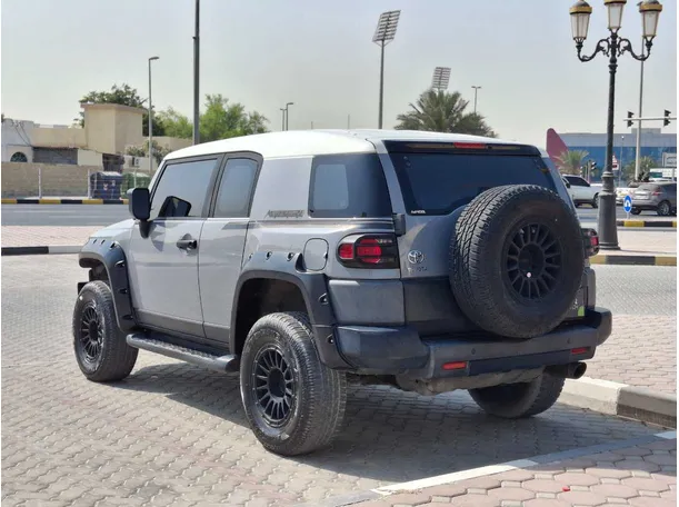 Car image 5