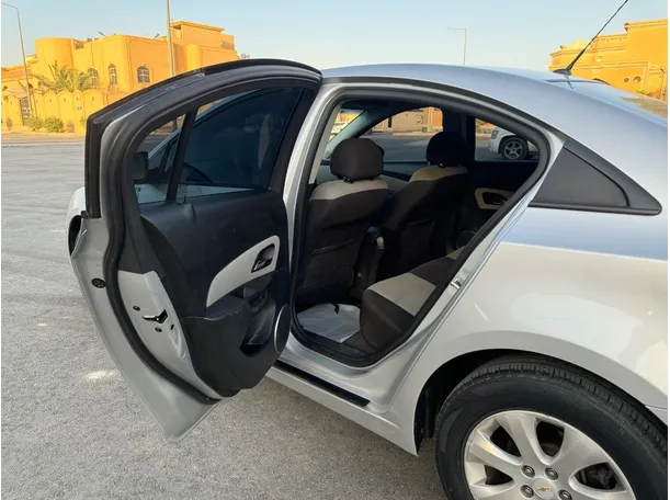 Car image 16