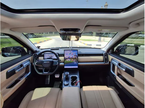 Car image 18