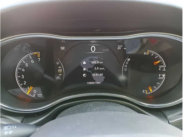 Car image 25
