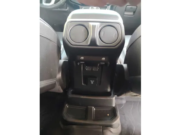 Car image 26