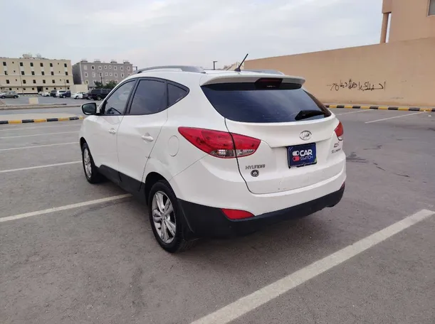 Car image 7
