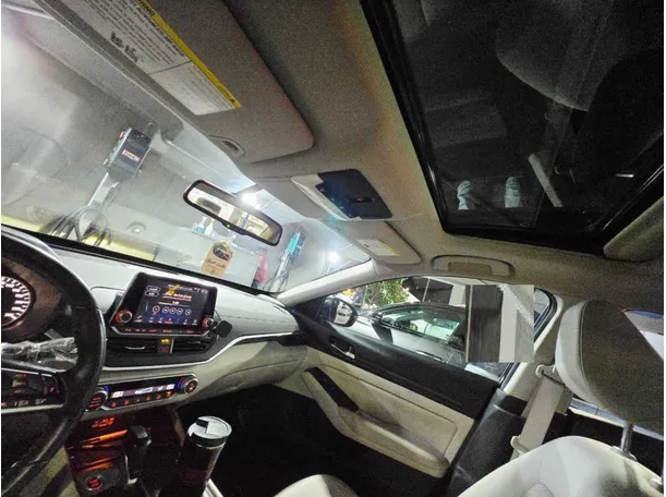 Car image 21