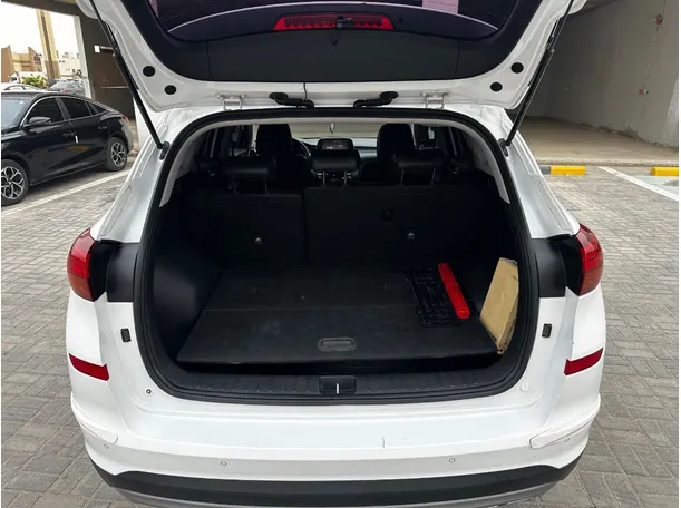 Car image 23